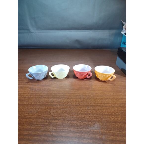 RARE VTG Hazel Atlas MCM Multicolor Cup Set Of 4 3D Raised Flower Leaf Design - Picture 1 of 10